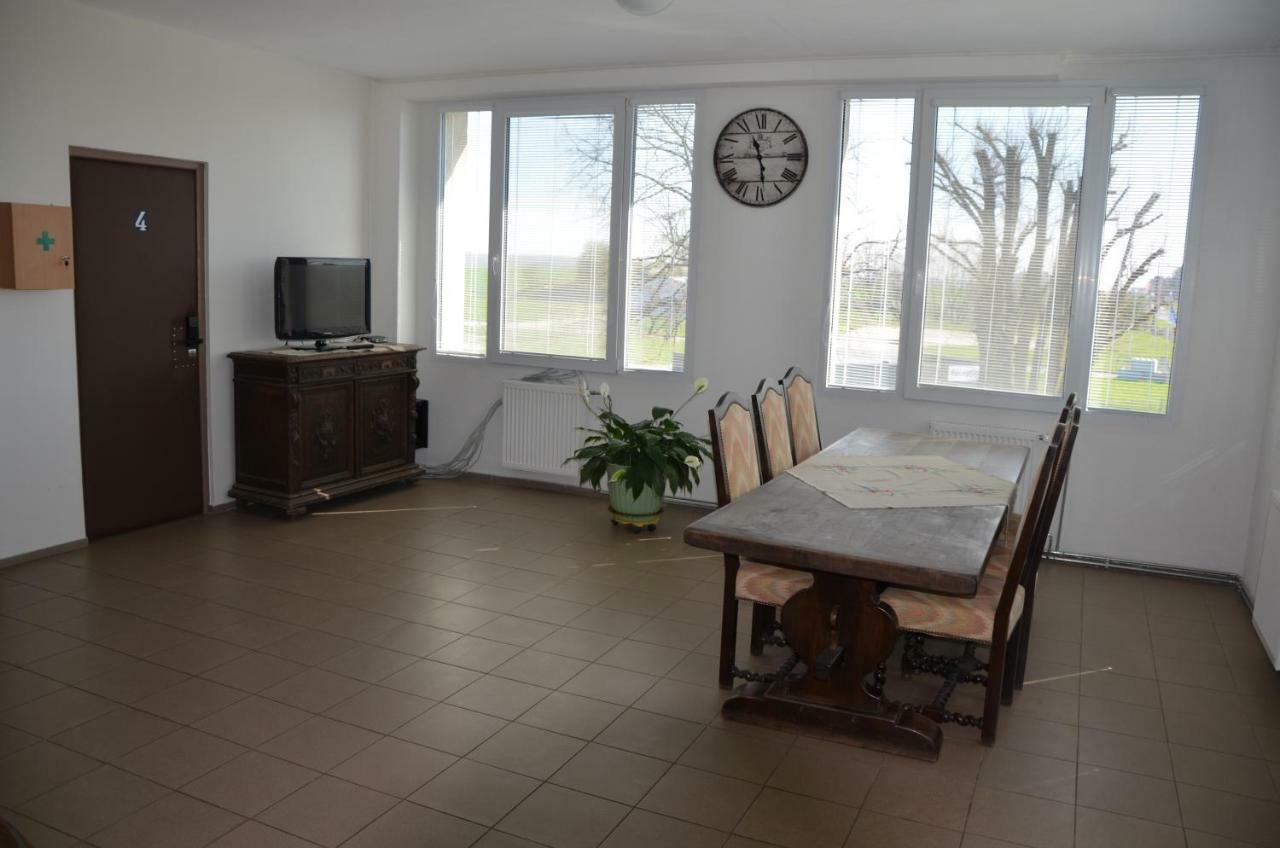 Country House Reem Pommeuse Buitenkant foto